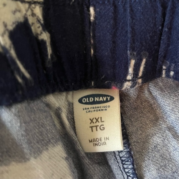 Old Navy Women's Plus Size Flannel Pajama Pants (pants only) - Picture 4 of 6